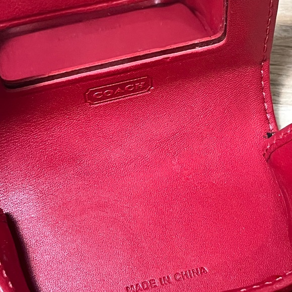 Unique Coach contact travel case. - Picture 2 of 7